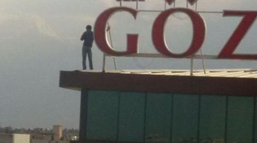 Hastane &Ccedil;atısından Atlamak İstedi