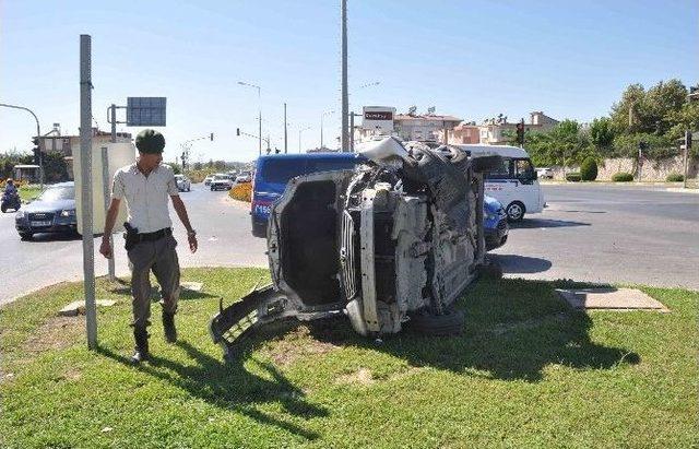 Manavgat’ta Trafik Kazası: 4 Yaralı