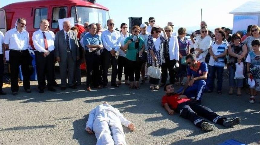 17 Ağustos Depreminde &Ouml;lenler Anıldı