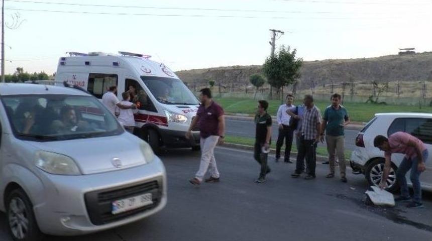 Şanlıurfa&rsquo;da Zincirleme Trafik Kazası: 1 Yaralı