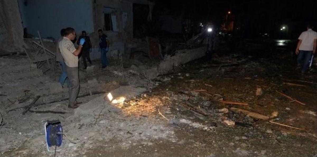 Van&rsquo;da Ter&ouml;r Saldırısı; 3 &Ouml;l&uuml;, 20 Yaralı