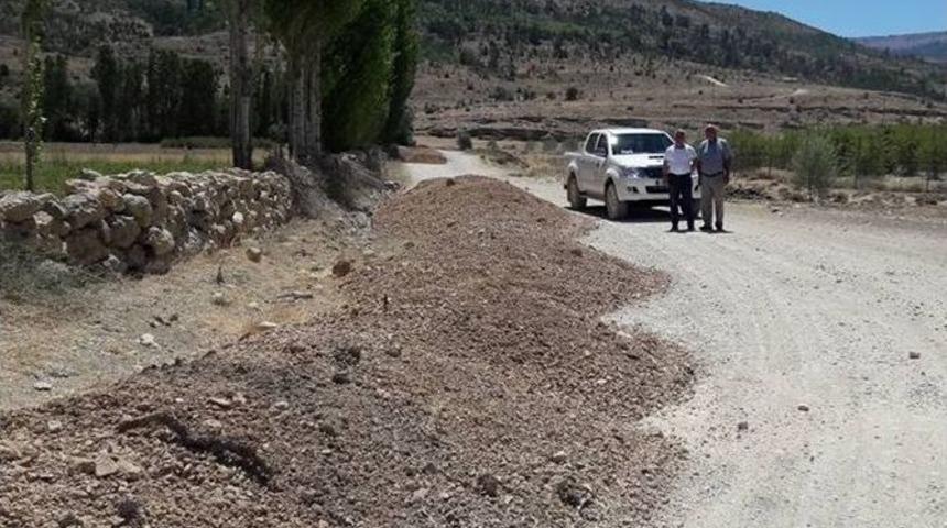 Mut&rsquo;ta Kırsaldaki Mahalle Yolları Asfaltlanıyor