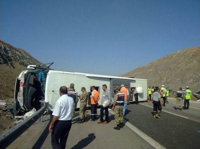 Gaziantep’te Yolcu Otobüsü Devrildi: 4 Ölü, 31 Yaralı