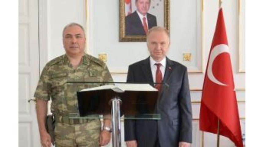 T&uuml;mgeneral Alparslan, Tekirdağ Valisini Ziyaret Etti