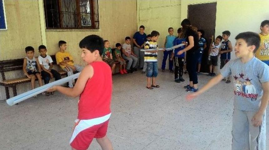 Camilerde Neşeli &Ccedil;ocuk Sesleri