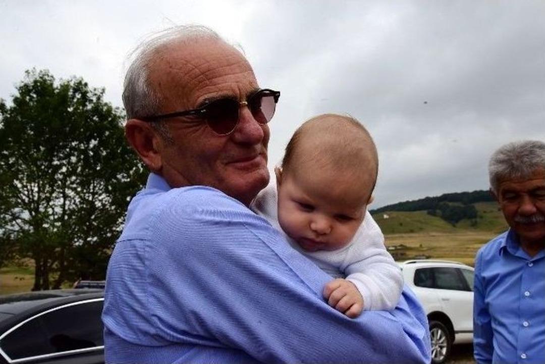 Başkan Yılmaz Vatandaşa Yol M&uuml;jdesi