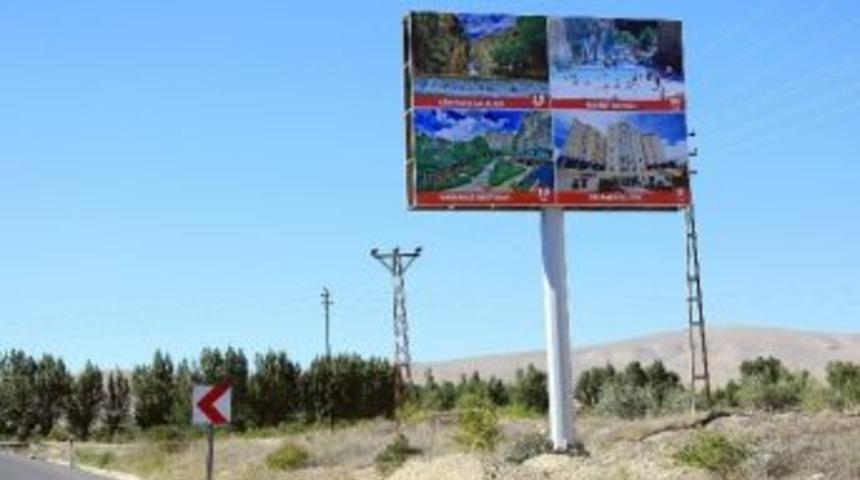 Darende&rsquo;de Totemler Yenileniyor