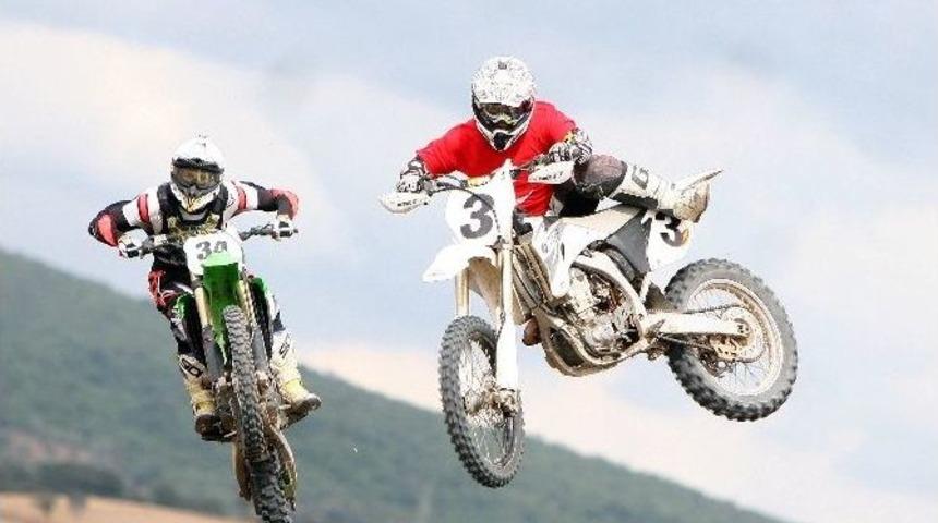 U&ccedil;an Yarış&ccedil;ılar Hayrabolu&rsquo;da