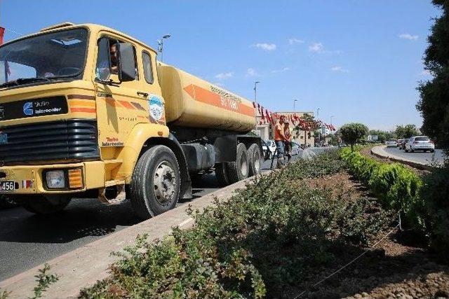 Büyükşehir, Cumhuriyet Meydanını Yeniliyor