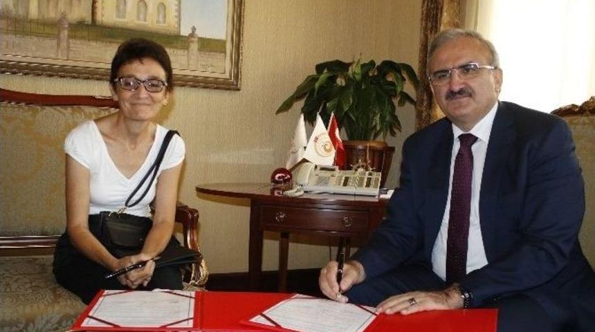 Antalya&rsquo;da Okul Protokol&uuml;