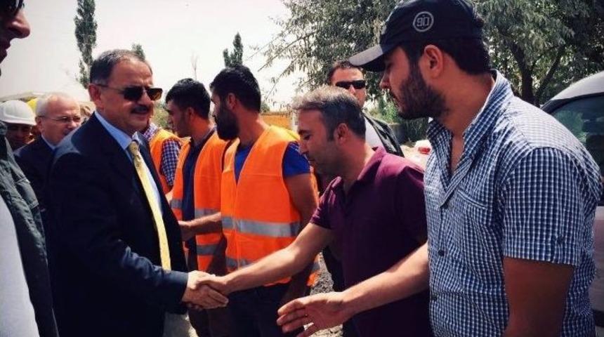 &Ccedil;evre Ve Şehircilik Bakanı &Ouml;zhaseki Y&uuml;ksekova&rsquo;da
