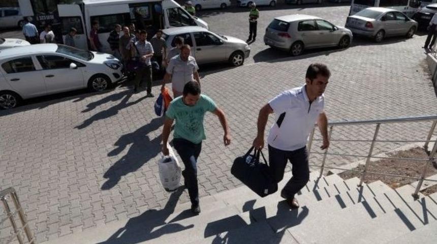 Nevşehir&rsquo;de Fet&ouml;/pdy&rsquo;den 27 Polis Adliyeye Sevk Edildi