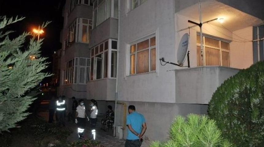 &Ouml;l&uuml;m Mutfak Masasında Yakaladı