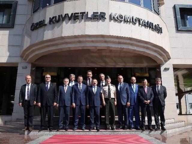 Baybatur’dan Özel Kuvvetler Komutanlığı’na Taziye Ziyareti