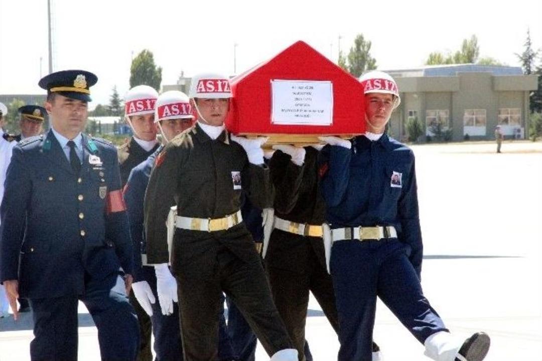 Bot Kazasında Şehit Olan &Uuml;steğmenin Naaşı Konya&rsquo;ya Getirildi