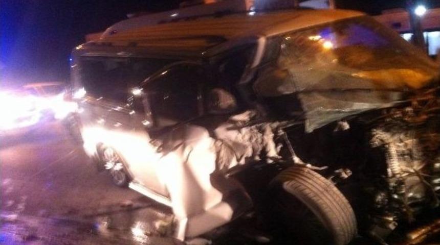 Menemen&rsquo;de Trafik Kazası: 1 &Ouml;l&uuml;