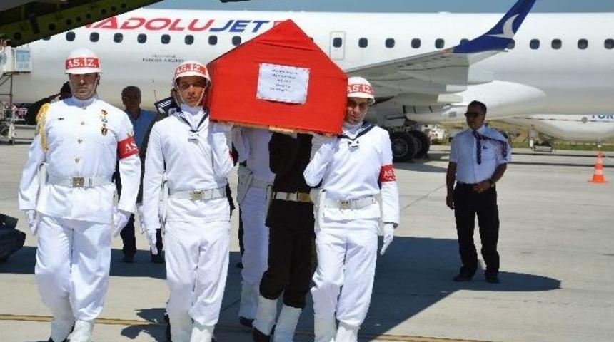 Şehit Astsubay Şahin&rsquo;in Naaşı &Ccedil;anakkale&rsquo;ye Getirildi
