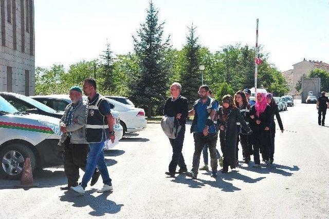Yozgat’ta Fetö’den Gözaltına Alınan 49 Kişiden 5’i Adliyeye Sevk Edildi