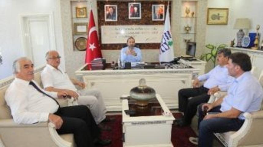 &Uuml;nye Belediyesi&rsquo;nden Muhtarlar Derneği&rsquo;ne &Ccedil;alışma Ofisi Desteği