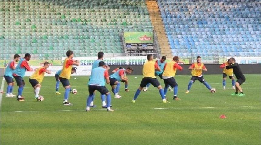 &Ccedil;aykur Rizespor, Atiker Konyaspor Ma&ccedil;ı Hazırlıklarını S&uuml;rd&uuml;rd&uuml;