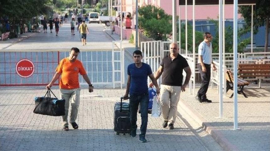 Adana&rsquo;da Cezaevinden Tahliyeler Başladı