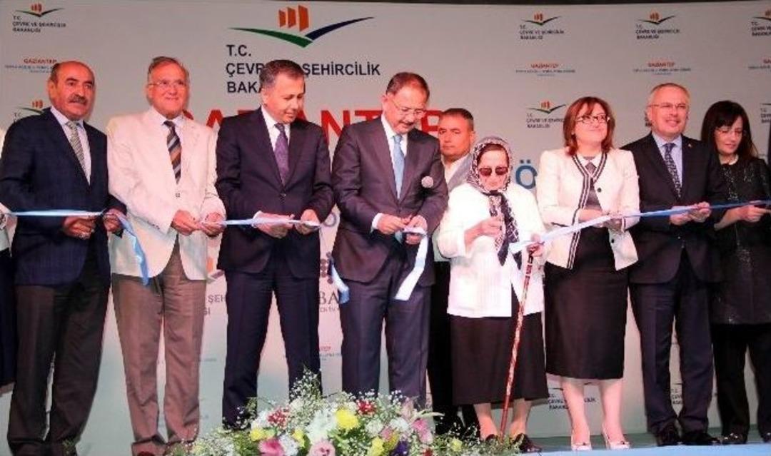 &Ccedil;evre Ve Şehircilik Bakanı &Ouml;zhaseki, Gaziantep&rsquo;te Toplu A&ccedil;ılış T&ouml;renine Katıldı