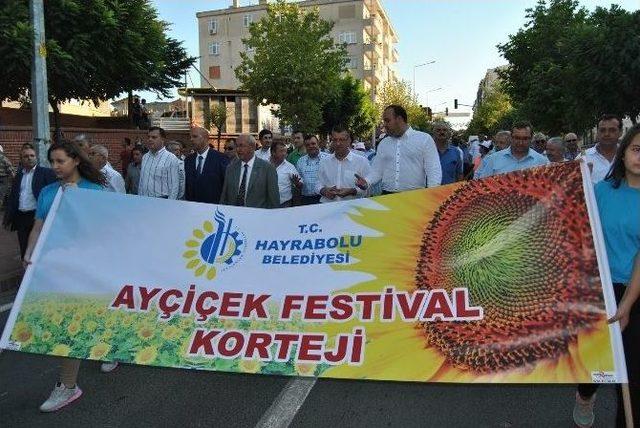 Hayrabolu’da 26. Ayçiçeği Festivali Törenlerle Başladı