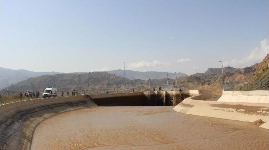 Su Kanalına Giren &Ccedil;ocuk Boğuldu