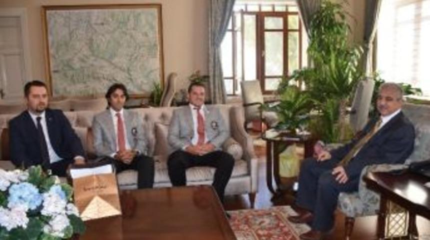 Manisa Rotary Kul&uuml;b&uuml; Vali G&uuml;ven&ccedil;er&rsquo;i Ziyaret Etti