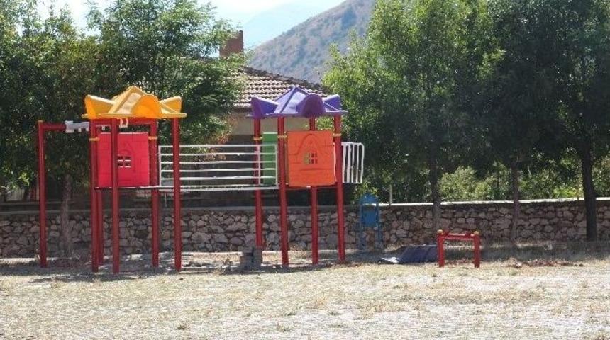 Dış Mahallelerdeki Park Yapım &Ccedil;alışmaları T&uuml;m Hızıyla Devam Ediyor
