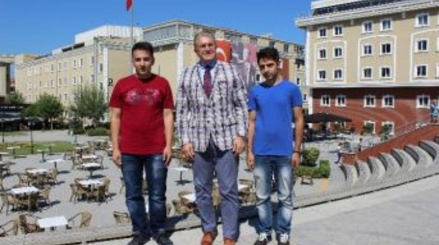 Ağabeyleri Şehit Olan İki Kardeş İa&uuml;&rsquo;y&uuml; Kazandı