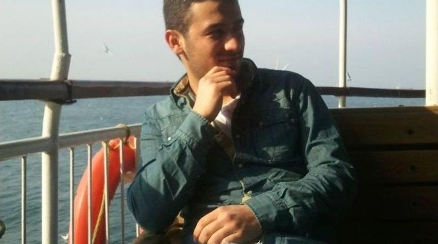 Otomobilin &Ccedil;arptığı Motosiklet S&uuml;r&uuml;c&uuml;s&uuml; Hayatını Kaybetti