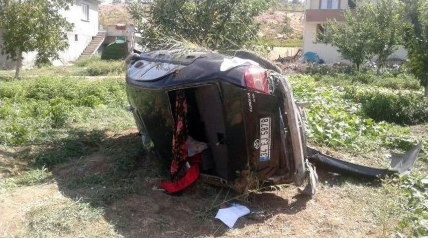 Otomobil Takla Attı: 4 Yaralı