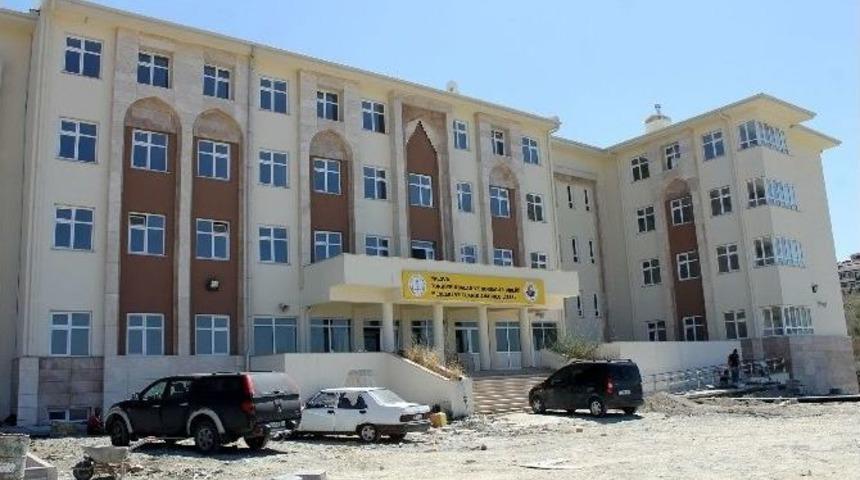 Yalova&rsquo;ya &Ccedil;i&ccedil;ek&ccedil;ilik Okulu