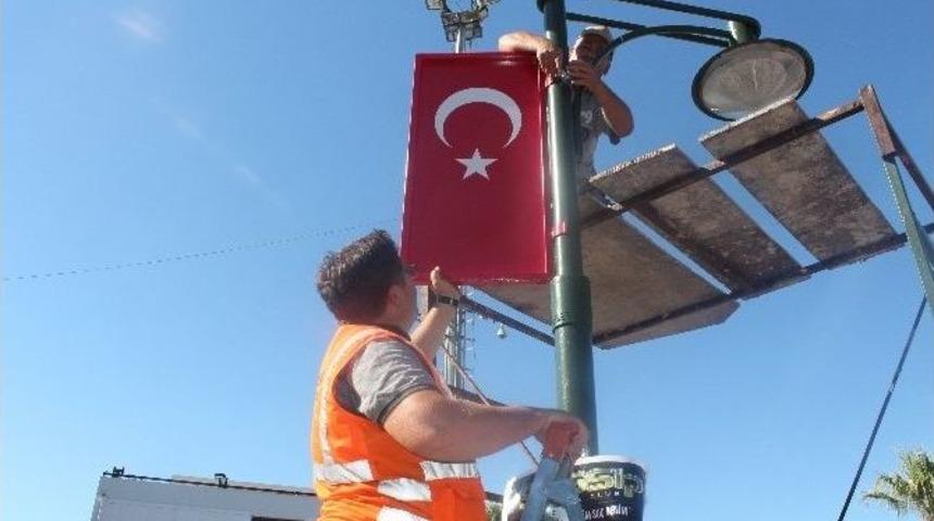 Ayvalık &ldquo;sevgiyi Hissedin Ayvalık&rsquo;tasınız&rdquo; Tabelalarıyla S&uuml;sleniyor