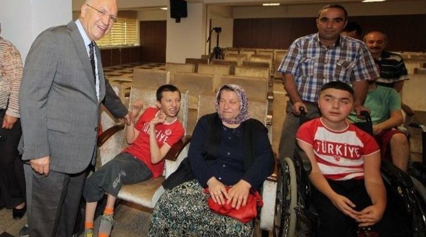 Yenimahalle&rsquo;de Engellilere B&uuml;y&uuml;k Destek