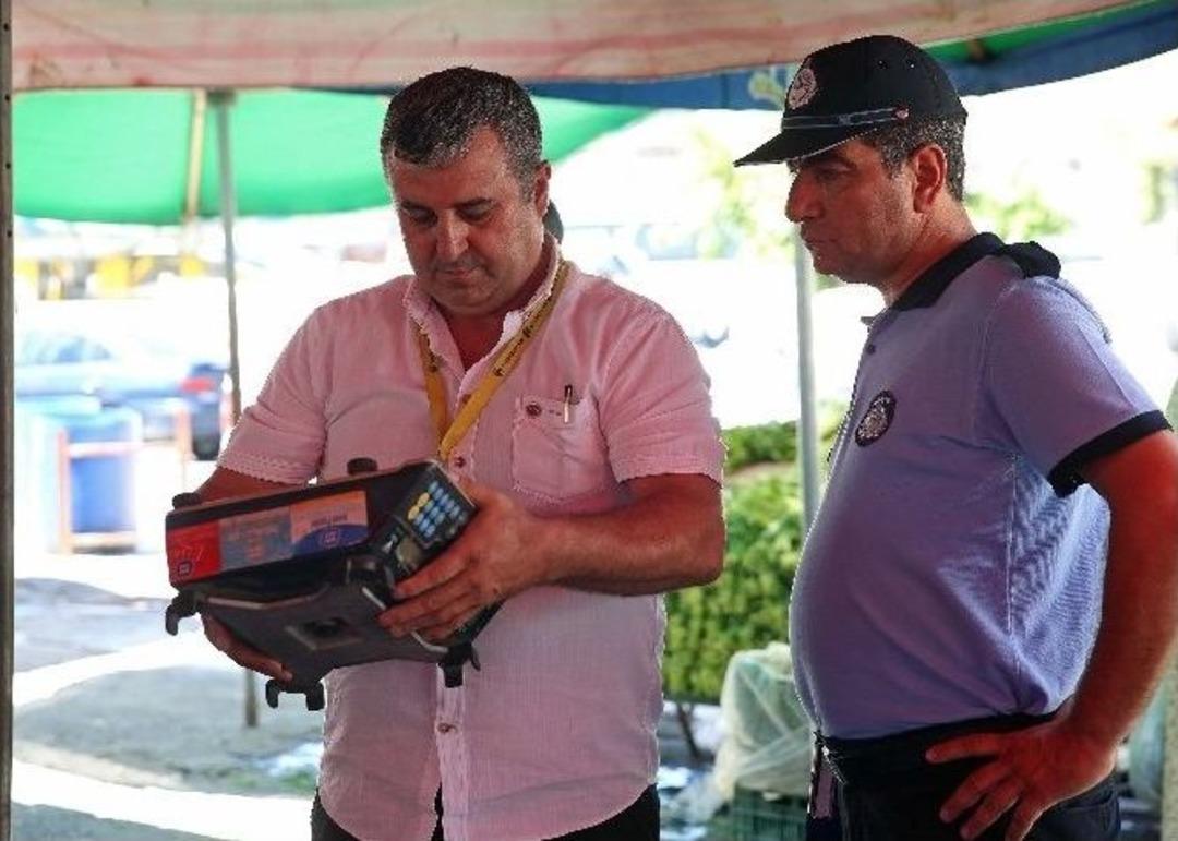 Buca Pazarlarında Terazi Denetimi