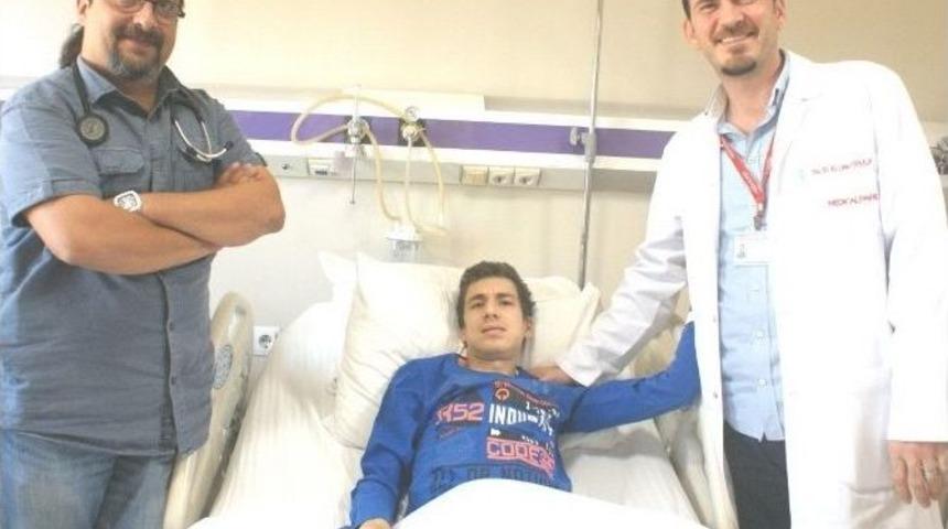 Kalbindeki Deliği Ameliyatsız Kapattılar