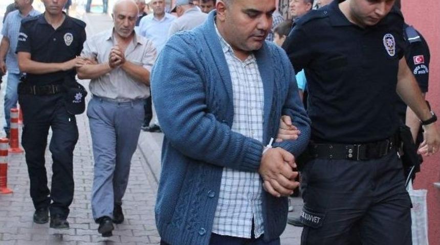 Fet&ouml;/pdy Operasyonunda G&ouml;zaltına Alınan 13 Polis Adliyeye Sevk Edildi