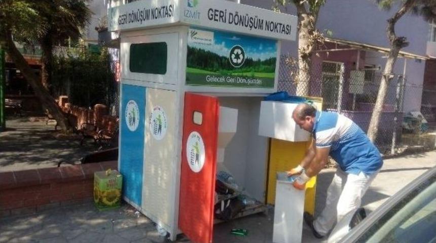 İzmit&rsquo;te Geri D&ouml;n&uuml;ş&uuml;m Ve Atık Toplama &Ccedil;alışmaları Devam Ediyor