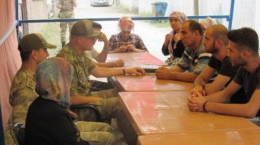 Komutandan Şehit Ailesine Ziyaret