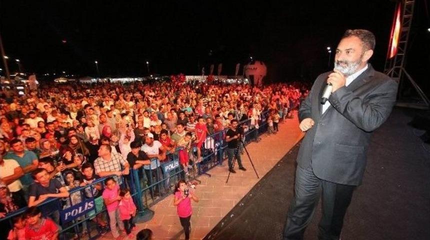 Dursun Ali Erzincanlı, &ldquo;şehit &Ouml;mer Halis Demir&rdquo; Şiiriyle Duygulandırdı