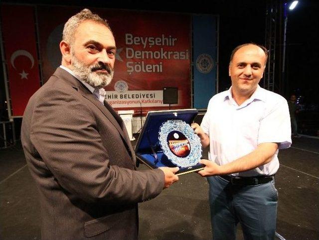 Dursun Ali Erzincanlı, “şehit Ömer Halis Demir” Şiiriyle Duygulandırdı