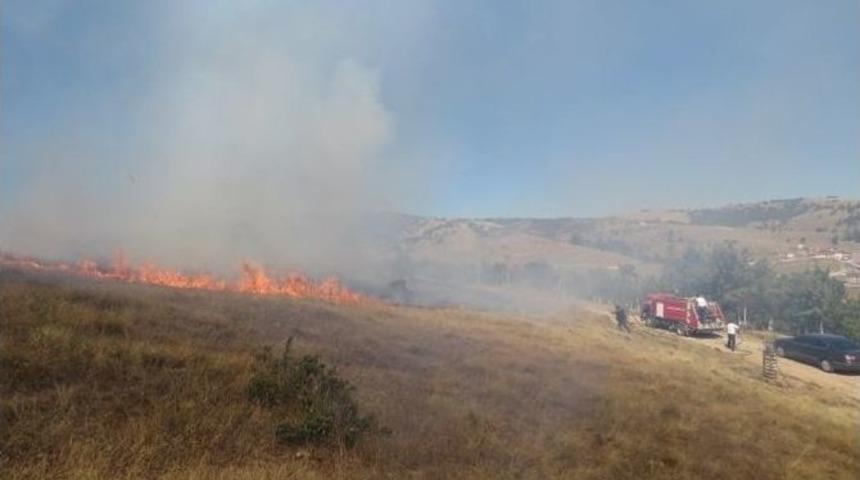 Boz&uuml;y&uuml;k Dodurga Beldesinde Anız Yangını