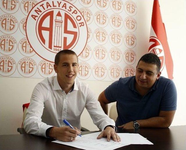 Antalyaspor’a Sırp Kanat Oyuncusu