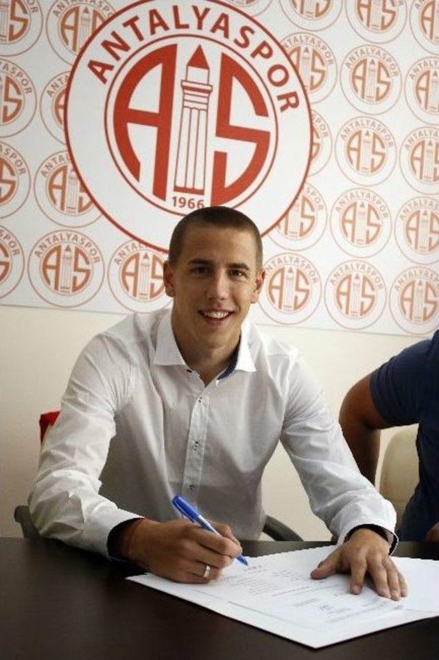 Antalyaspor’a Sırp Kanat Oyuncusu