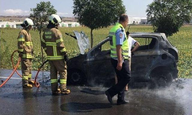 Küle Dönen Otomobilden Sağ Kurtuldu