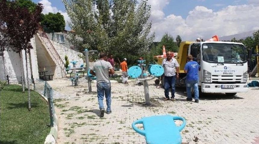 B&uuml;y&uuml;kşehir&rsquo;den Elmalı&rsquo;nın Mahallelerine Spor Aletleri