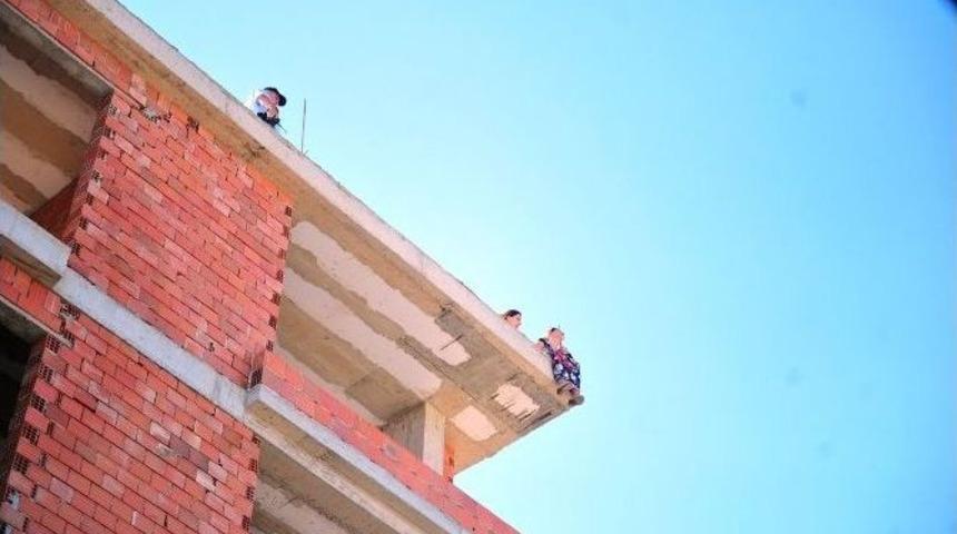 Bunalıma Giren Kadın 7. Kattan Atlamak İstedi