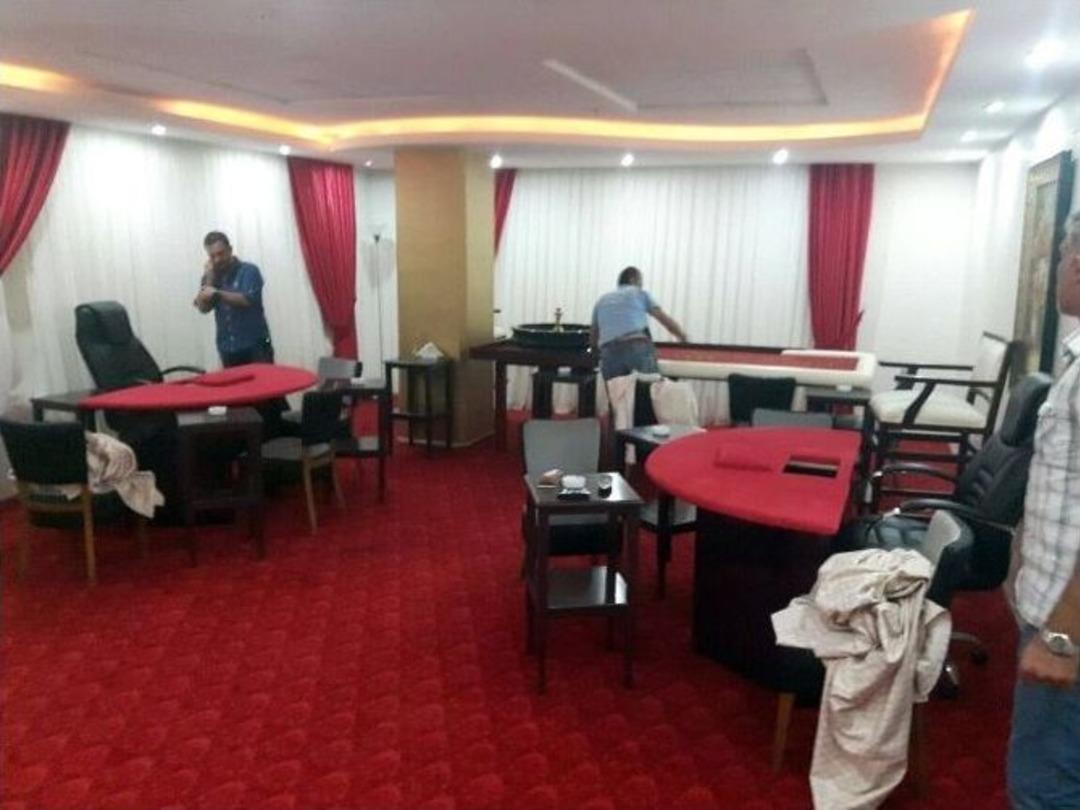 Hukuk B&uuml;rosu G&ouml;r&uuml;n&uuml;ml&uuml; Kumarhaneye Baskın: 2&rsquo;si Kurpiyer 5 G&ouml;zaltı